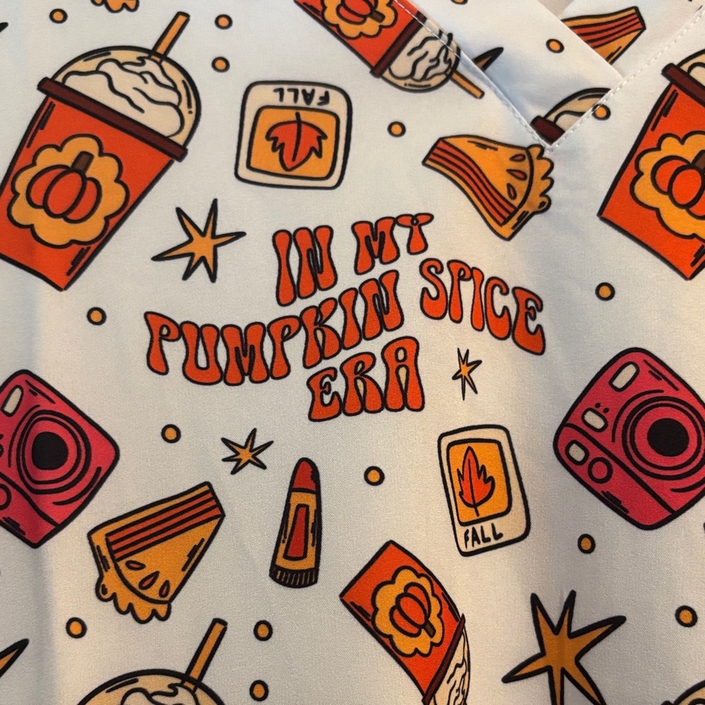 BNWT Women's Fall Scrub Top size Large “in my pumpkin spice era” - Picture 4 of 7